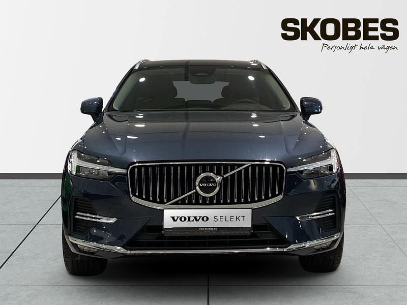 Begagnad Volvo XC60 Plus 200 HK (147 kW) 2023 Blå SUV