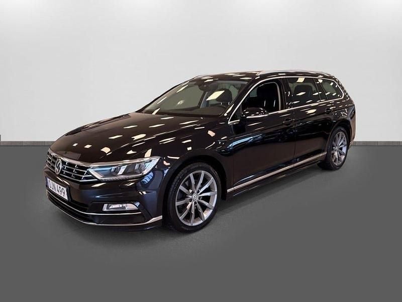 Begagnad VW Passat R-line 190 HK (139 kW) 2016 Svart Sedan