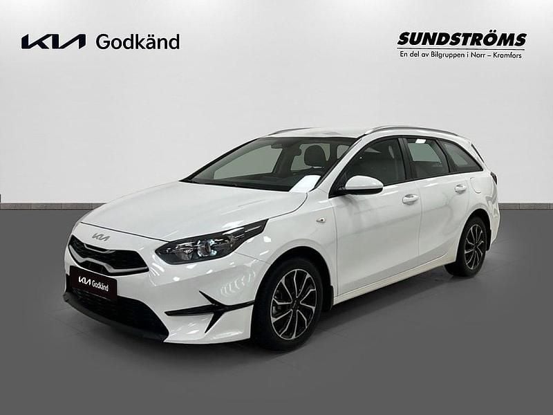 Vit Begagnad 2025 Kia Ceed Sportswagon Kombi | 269 900 kr (Marknadspris) - Bild 1/4