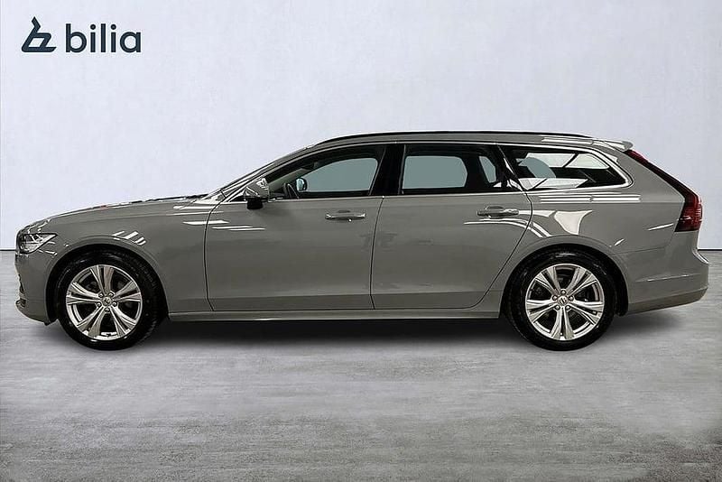 Begagnad Volvo V90 Core 197 HK (144 kW) 2023 Grå Kombi