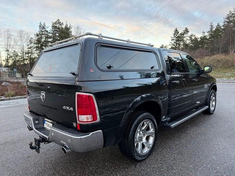 Begagnad RAM 1500 394 HK (289 kW) 2016 Svart Pickup