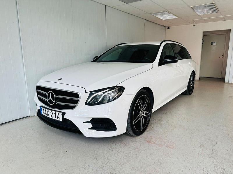 Begagnad Mercedes E220 AMG line 195 HK (143 kW) 2019 Vit Kombi