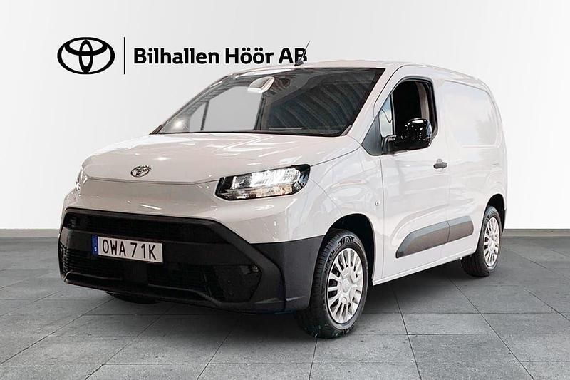 Vit Ny 2024 Toyota Proace City Van | 349 900 kr (Bra pris) - Bild 1/4