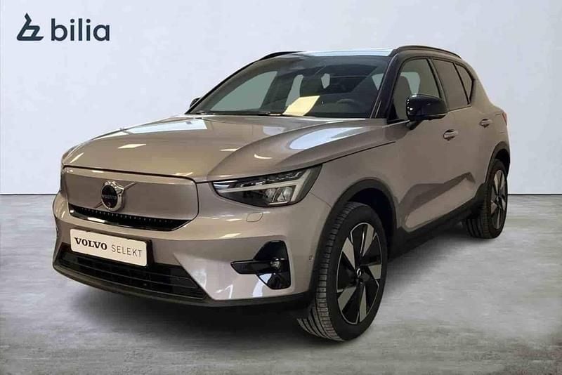 Silver Begagnad 2026 Volvo EX40 Single Motor Extended Range SUV | 559 900 kr (Bra pris) - Bild 1/1