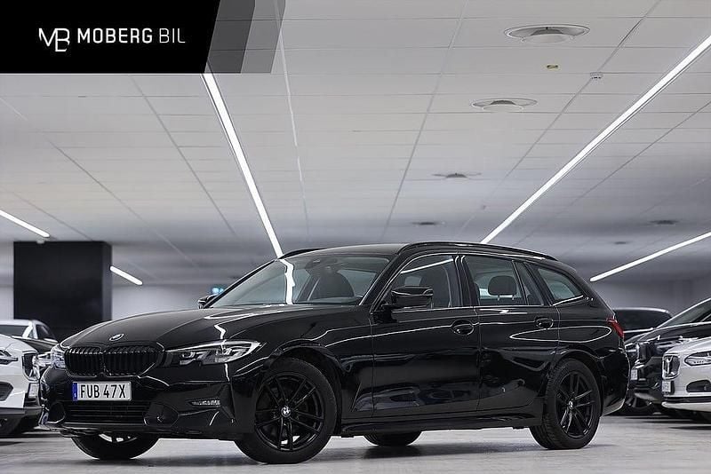 Svart Begagnad 2020 BMW 320 Sport Line Kombi | 289 900 kr (Bra pris) - Bild 1/2