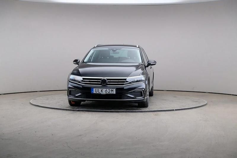 Begagnad VW Passat Executive 218 HK (160 kW) 2023 Deep black pearl (pearl) Kombi