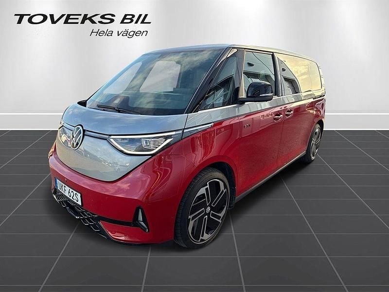 Flerfärgad (monosilver/körbärsröd) Begagnad 2025 VW ID. Buzz GTX Van | 799 000 kr - Bild 1/4