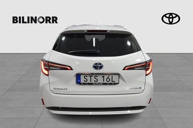Begagnad Toyota Corolla Style 124 HK (91 kW) 2019 Vit Kombi