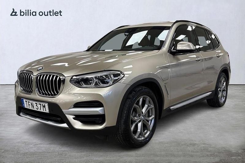 Grå Begagnad 2021 BMW X3 SUV | 339 900 kr - Bild 1/3