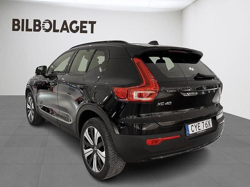 Begagnad Volvo XC40 Core 185 kW (252 HK) 2023 Svart SUV
