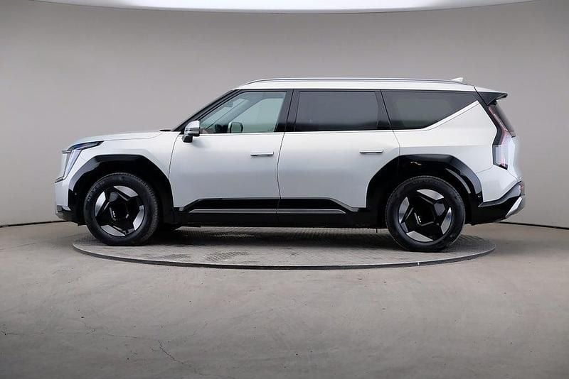 Begagnad Kia EV9 Plus 283 kW (385 HK) 2025 Grå SUV