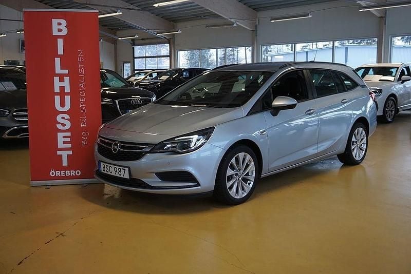 Grå Begagnad 2018 Opel Astra Enjoy Kombi | 159 000 kr (Marknadspris) - Bild 1/4