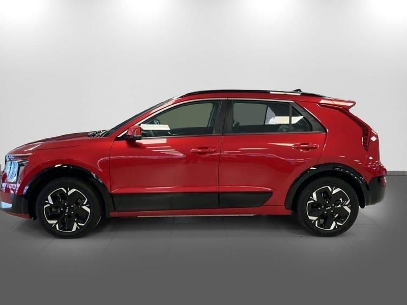 Begagnad Kia e-Niro 150 kW (204 HK) 2023 /cr5/ runway red m SUV