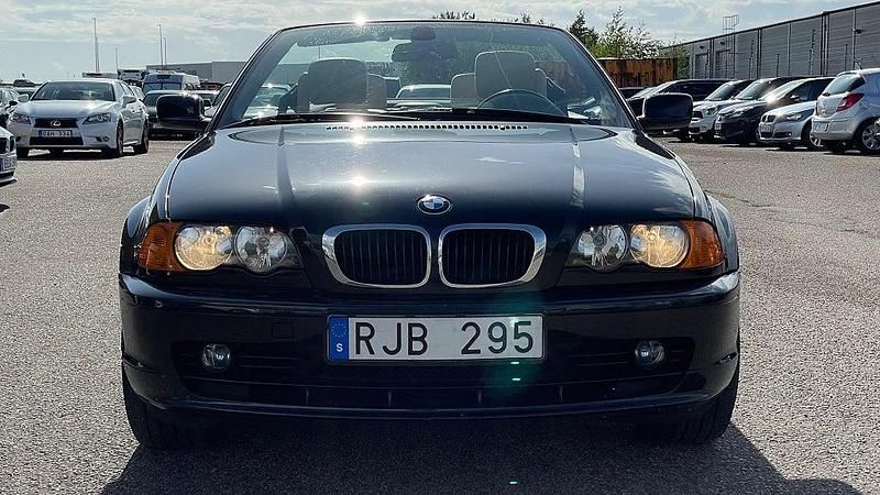 Begagnad BMW 323 Cabriolet 170 HK (125 kW) 2000 Svart Cab