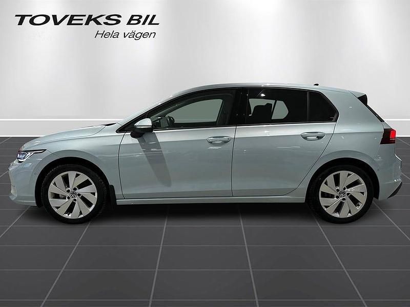 Begagnad VW Golf VIII Edition 150 HK (110 kW) 2025 Blå