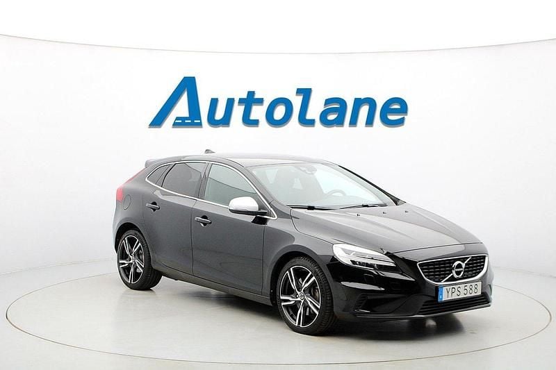 Onyx black Begagnad 2017 Volvo V40 R-Design Kombi | 199 900 kr (Marknadspris) - Bild 1/3