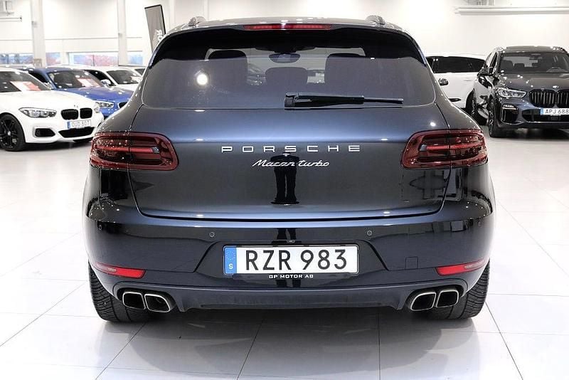 Begagnad Porsche Macan Turbo 400 HK (294 kW) 2015 Svart SUV