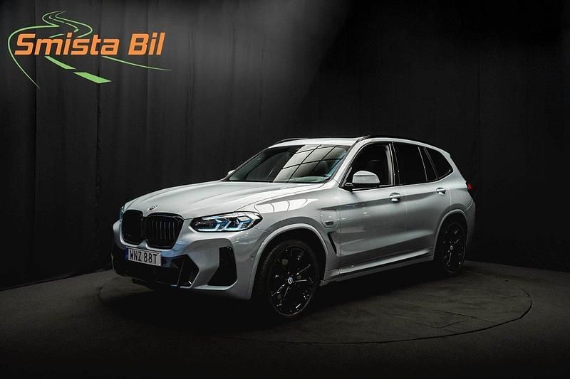 Grå Begagnad 2022 BMW X3 M Sport SUV | 548 900 kr (Dyr) - Bild 1/4