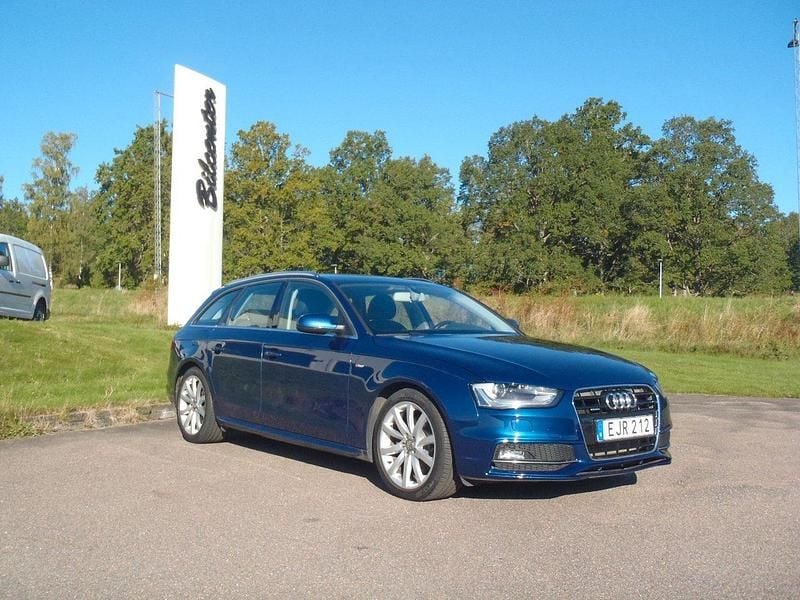 Begagnad Audi A4 S-Line 180 HK (132 kW) 2014 Blå Kombi