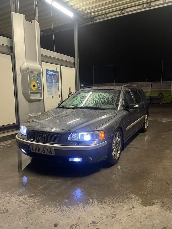Begagnad 2004 Volvo V70 Kombi | 13 000 kr (Superpris) - Bild 1/4