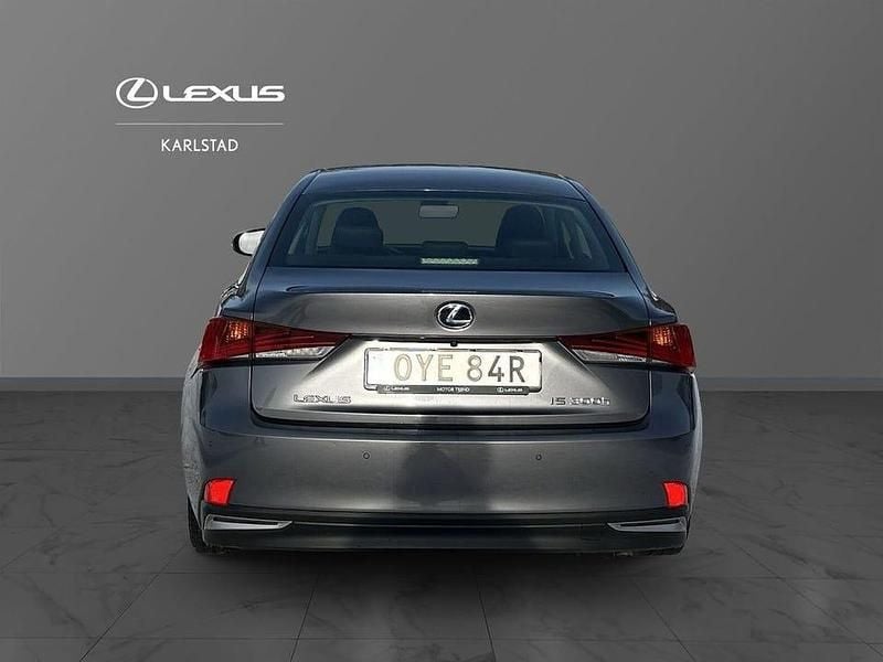 Begagnad Lexus IS300h 226 HK (166 kW) 2019 Grå