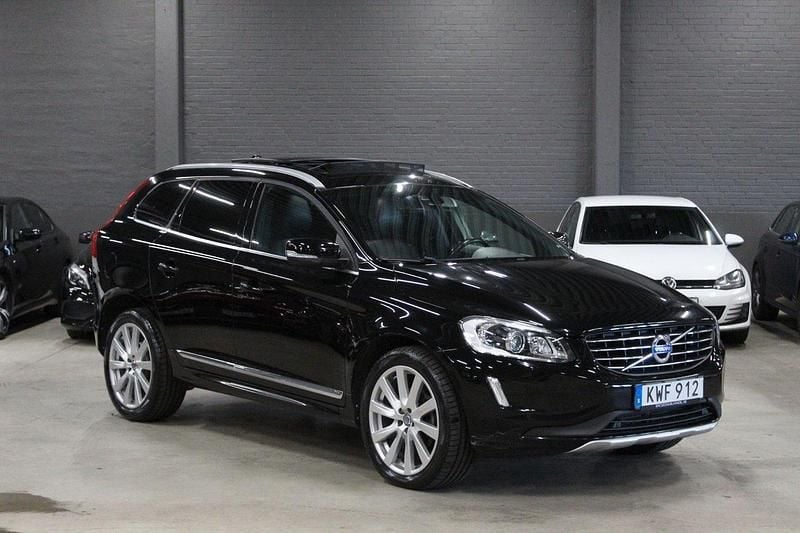 Svart (svart metallic) Begagnad 2016 Volvo XC60 Summum SUV | 149 900 kr (Marknadspris) - Bild 1/4