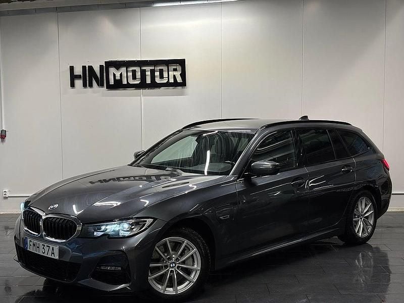 Begagnad BMW 330e M Sport 184 HK (135 kW) 2021 Grå Kombi