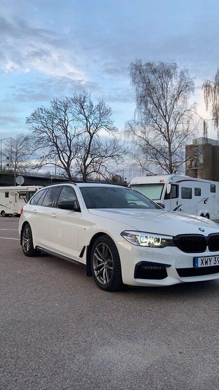 Vit Begagnad 2019 BMW 520 M Sport Kombi | 280 000 kr (Bra pris) - Bild 1/4
