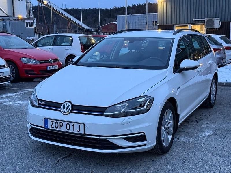 Begagnad VW Golf VIII 131 HK (96 kW) 2020 Vit