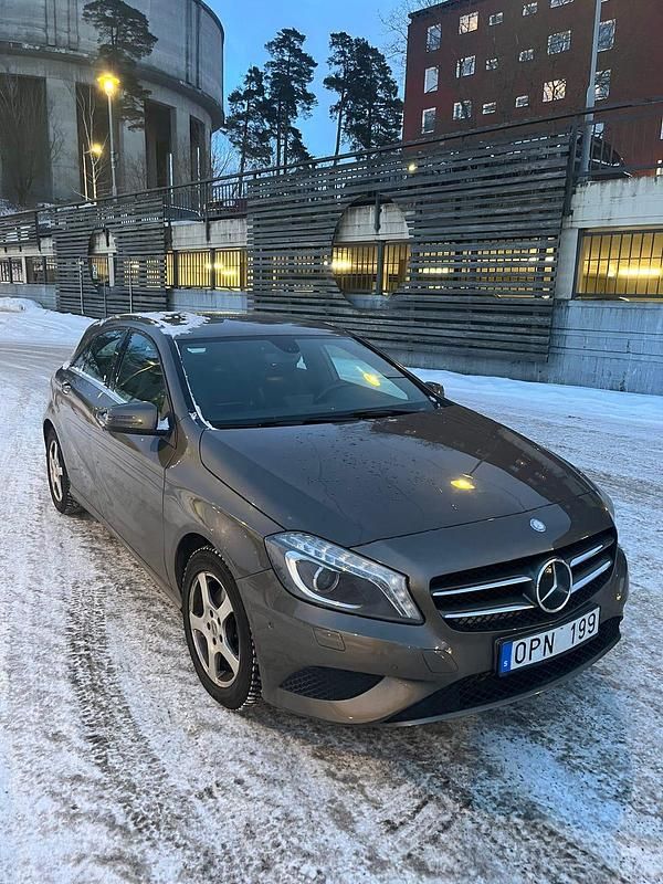 Begagnad Mercedes A180 122 HK (89 kW) 2013