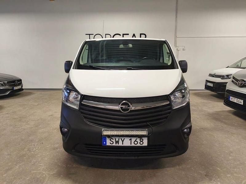 Vit Begagnad 2018 Opel Vivaro Minibuss | 129 900 kr (Bra pris) - Bild 1/4