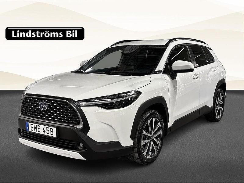 Begagnad Toyota Corolla Cross Style 200 HK (147 kW) 2022 Vit SUV