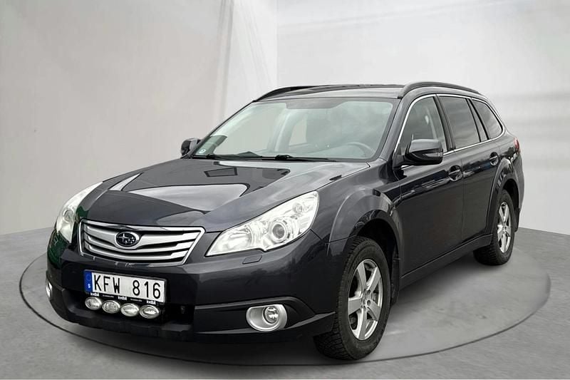 Mörkgrå Begagnad 2010 Subaru Outback SUV | 80 000 kr (Marknadspris) - Bild 1/4