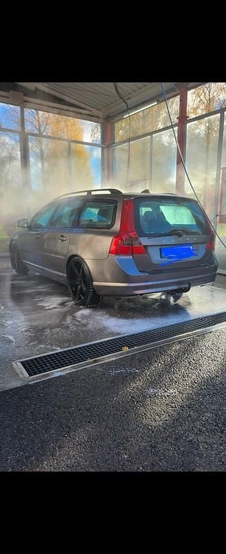 Begagnad 2009 Volvo V70 Kombi | 30 000 kr (Marknadspris) - Bild 1/4