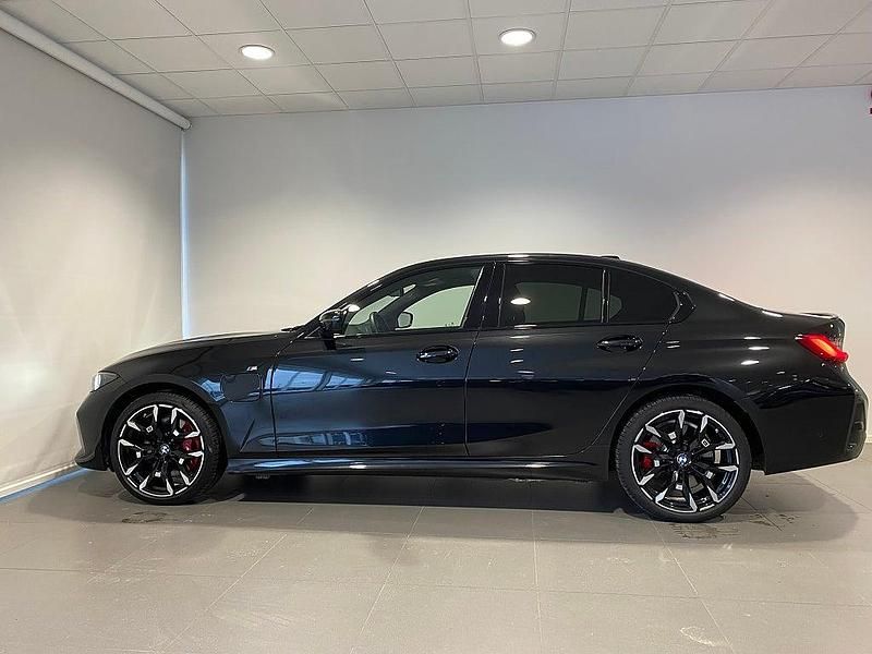 Begagnad BMW 330e M Sport 184 HK (135 kW) 2024 Svart Sedan