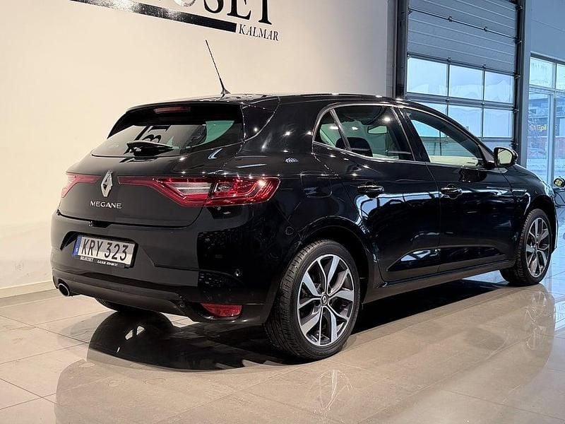 Begagnad Renault Mégane IV 132 HK (97 kW) 2016 Svart Halvkombi