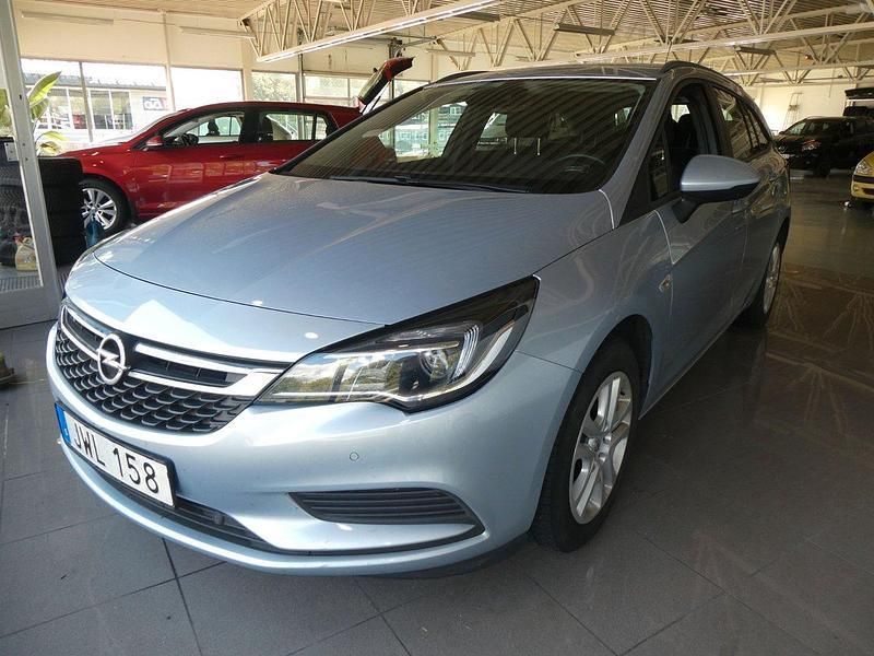 Grå Begagnad 2016 Opel Astra Enjoy Kombi | 99 900 kr (Marknadspris) - Bild 1/4