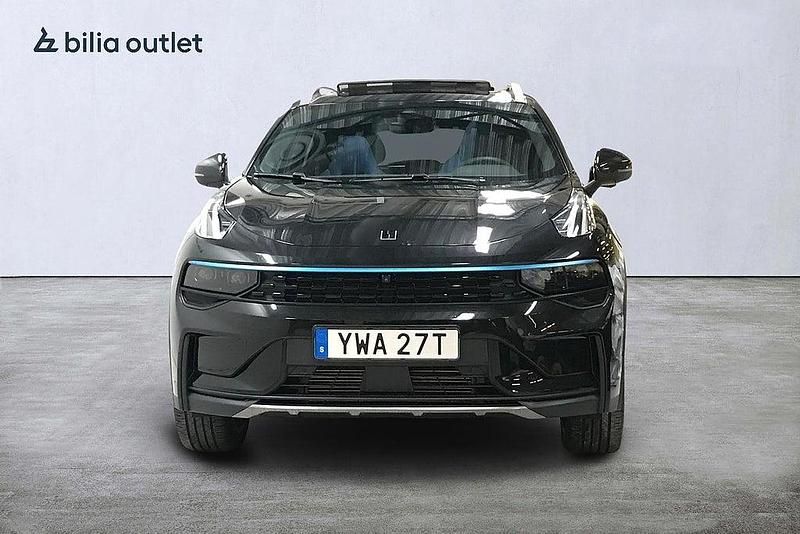 Begagnad Lynk & Co 01 261 HK (191 kW) 2023 Svart SUV