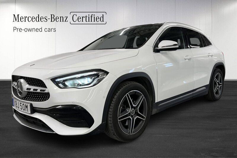 Vit Begagnad 2020 Mercedes GLA200 AMG SUV | 344 900 kr (Marknadspris) - Bild 1/4