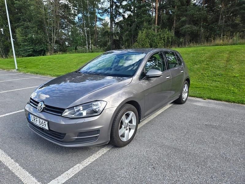Begagnad 2015 VW Golf VII Halvkombi | 89 900 kr (Bra pris) - Bild 1/4