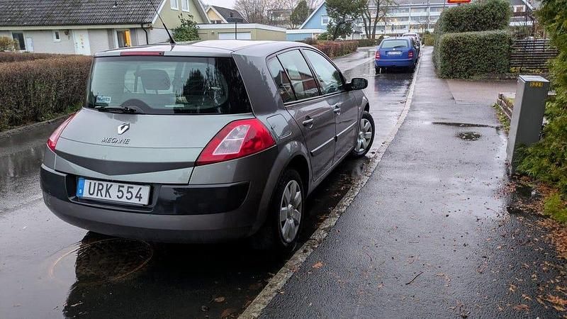 Begagnad 2003 Renault Mégane II Halvkombi | 18 500 kr (Marknadspris) - Bild 1/4