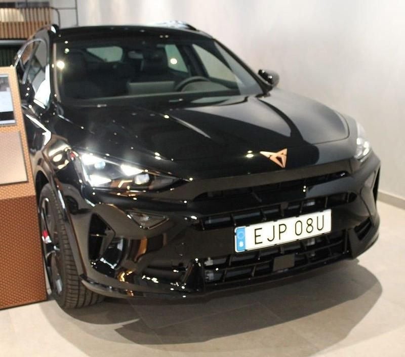 Midnight black metallic Ny 2025 Cupra Formentor SUV | 448 900 kr (Dyr) - Bild 1/4