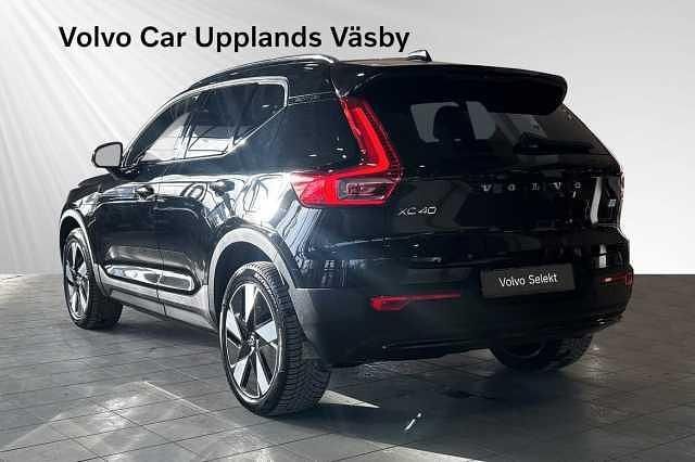 Begagnad Volvo XC40 Plus 303 kW (413 HK) 2023 Svart SUV