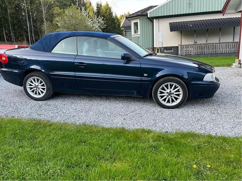 Blå Begagnad 2001 Volvo C70 Cab | 60 000 kr (Bra pris) - Bild 1/4