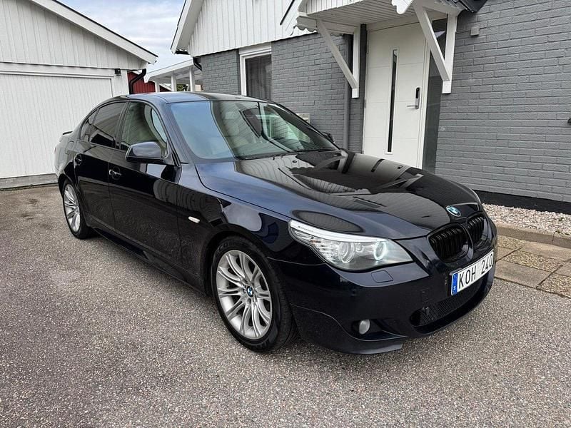 Svart Begagnad 2010 BMW 520 M Sport Sedan | 85 000 kr (Bra pris) - Bild 1/4