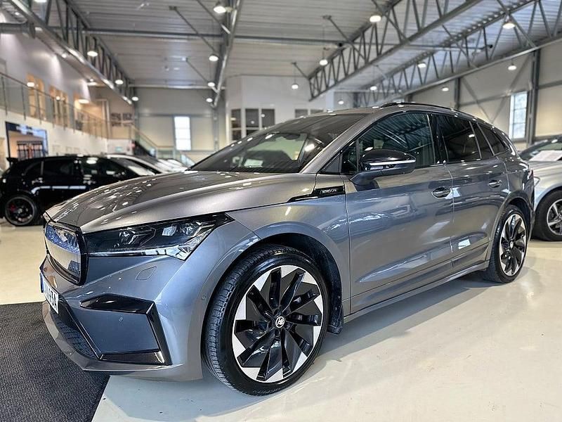 Begagnad Skoda Enyaq iV SportLine 150 kW (204 HK) 2023 Grå SUV