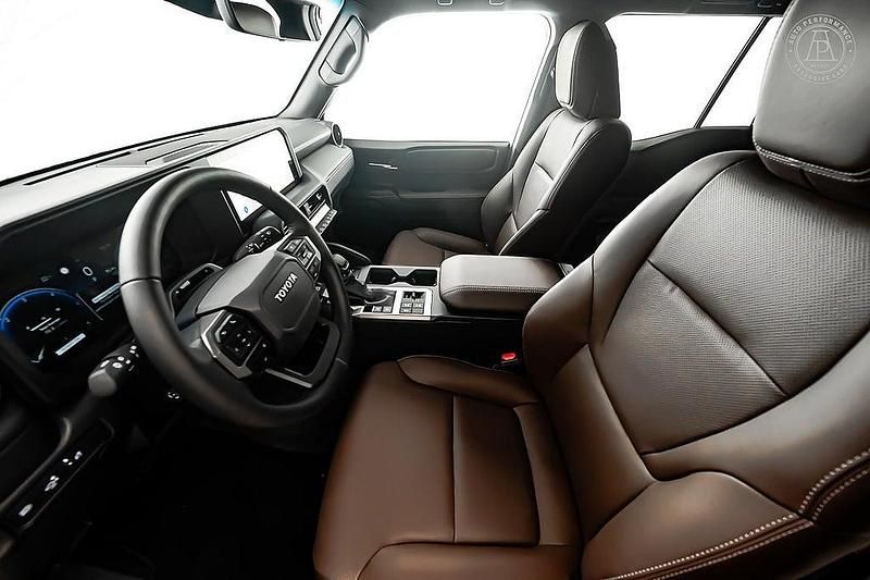 Ny Toyota Land Cruiser Executive 205 HK (150 kW) 2025 Grå SUV