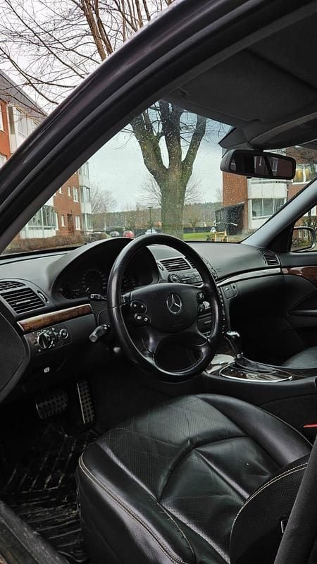 Begagnad Mercedes E200 163 HK (119 kW) 2005