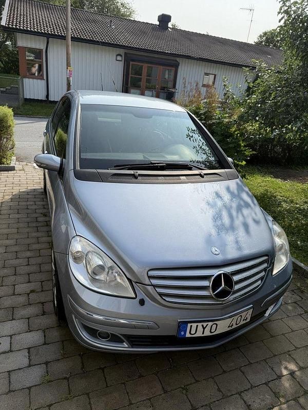 Blå Begagnad 2008 Mercedes B180 Minibuss | 41 000 kr (Marknadspris) - Bild 1/3