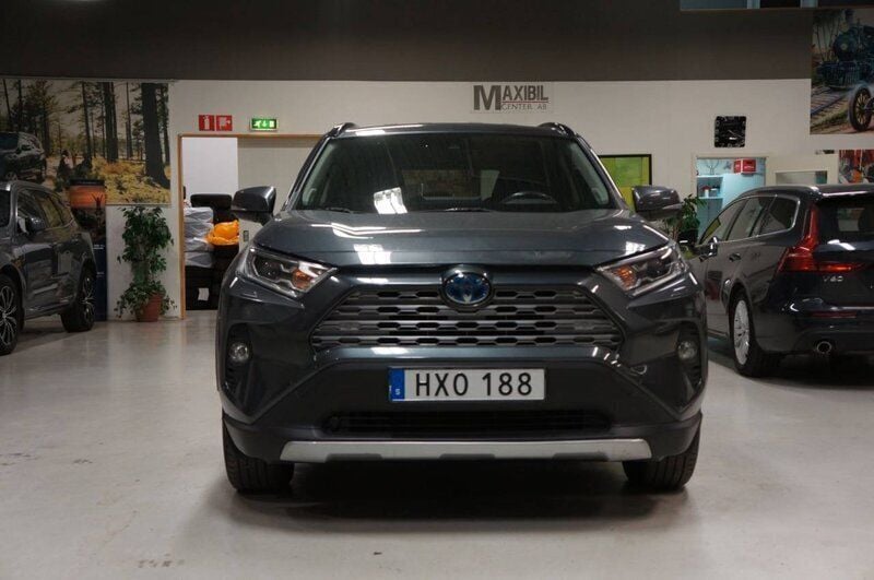 Begagnad Toyota RAV4 Hybrid Executive 222 HK (163 kW) 2019 Grå SUV